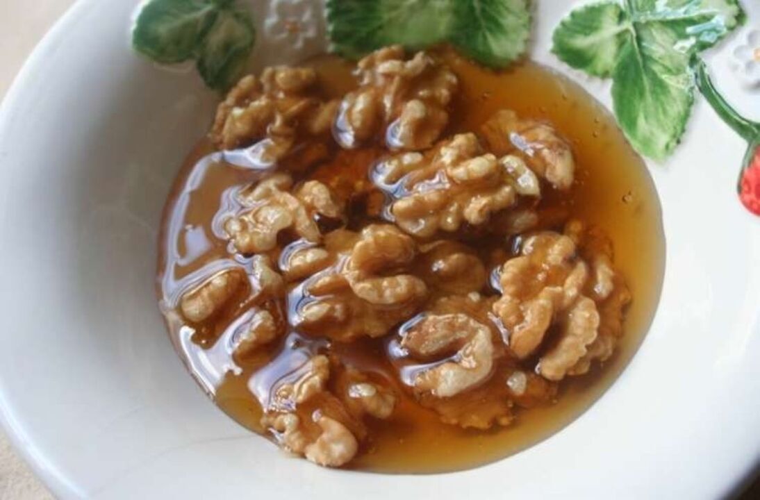 орехи с мед за повишаване на потентността